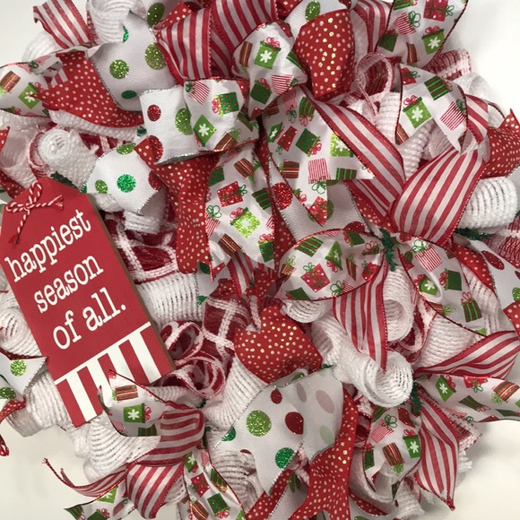 Christmas “happiest season of all” Wreath - Picture 4 of 6